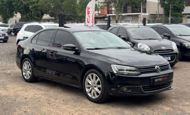 VW - VolksWagen JETTA Comfortline 2.0 T.Flex 8V 4p Tipt. 2013 Flex-0
