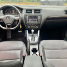 VW - VolksWagen JETTA Comfortline 2.0 T.Flex 8V 4p Tipt. 2013 Flex-6