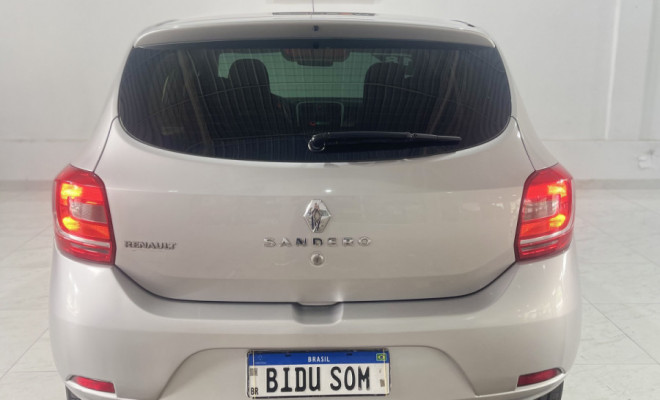 Economia, praticidade e confiança em um só carro-13