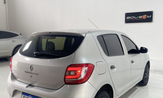 Economia, praticidade e confiança em um só carro-14