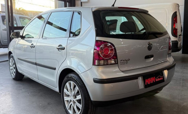 VW - VolksWagen Polo 1.6 E-Flex-2