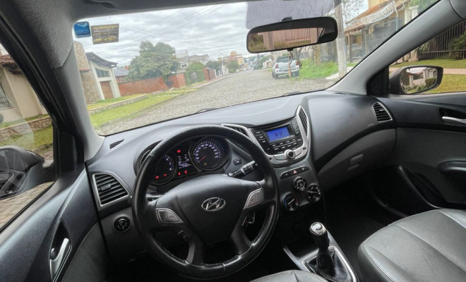 Hyundai HB20S Premium 1.6 Flex 16V Mec. 4p 2014 Flex-9