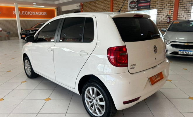 VW - VolksWagen Fox 1.0 Mi Total Flex 8V 5p 2014 Flex-4