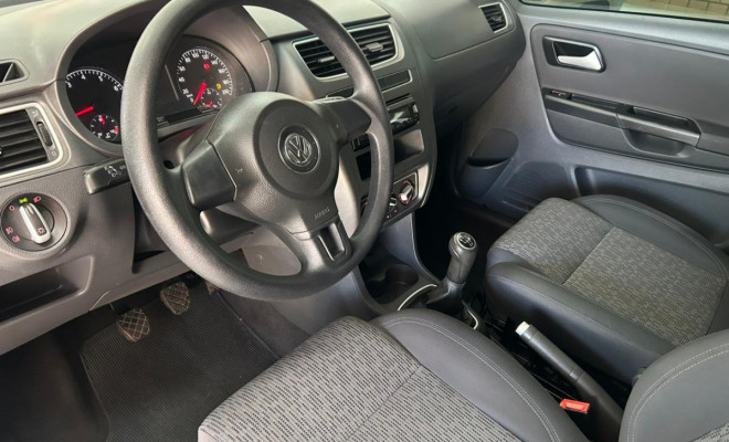 VW - VolksWagen Fox 1.0 Mi Total Flex 8V 5p 2014 Flex-10
