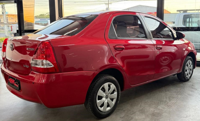 Toyota ETIOS XS Sedan 1.5-1