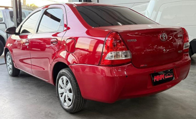 Toyota ETIOS XS Sedan 1.5-2