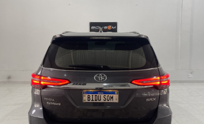 Toyota Hilux SW4 SRX 2024 Diesel 4x4 Automática — luxo, potência e segurança em um só SUV.-17