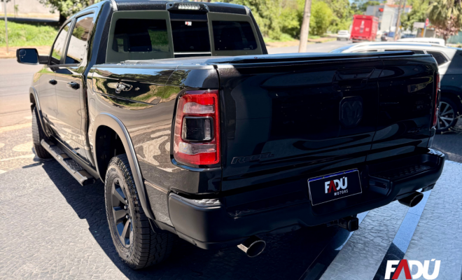 RAM 1500 REBEL 5.7 HEMI CD V8 4x4 Aut. 2022 Gasolina-8