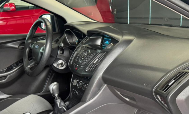 Ford Focus 1.6 S/SE/SE Plus Flex 8V/16V  5p 2014 Flex-6