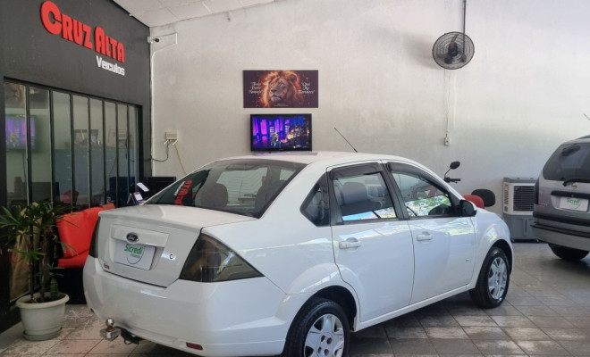 Ford Fiesta Sedan SE 1.6 8V Flex 4p 2014 Flex-1