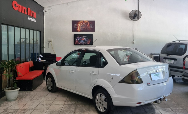 Ford Fiesta Sedan SE 1.6 8V Flex 4p 2014 Flex-7