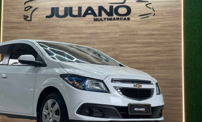 GM - Chevrolet ONIX HATCH LT 1.4 8V FlexPower 5p Mec. 2015 Flex-10