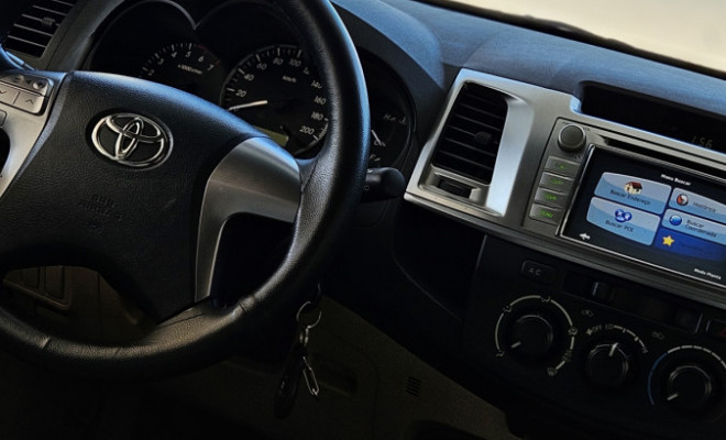 Toyota Hilux SW4 SR 4x2 2.7/ 2.7 Flex 16V Aut. 2015 Flex-13