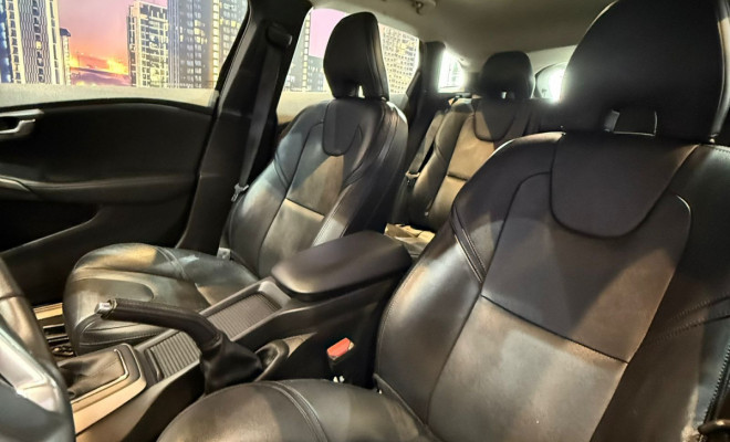 Volvo V40 T-3 KINETIC 1.5 Aut. 2016 Gasolina-8