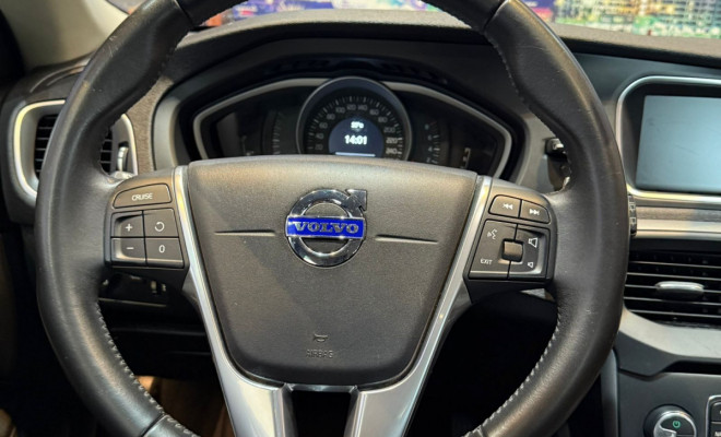 Volvo V40 T-3 KINETIC 1.5 Aut. 2016 Gasolina-6