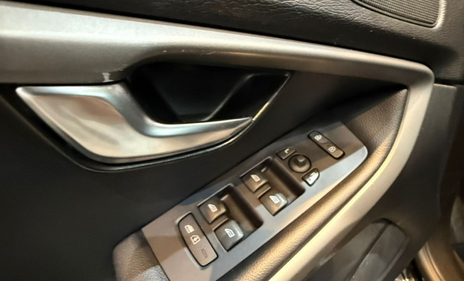 Volvo V40 T-3 KINETIC 1.5 Aut. 2016 Gasolina-9