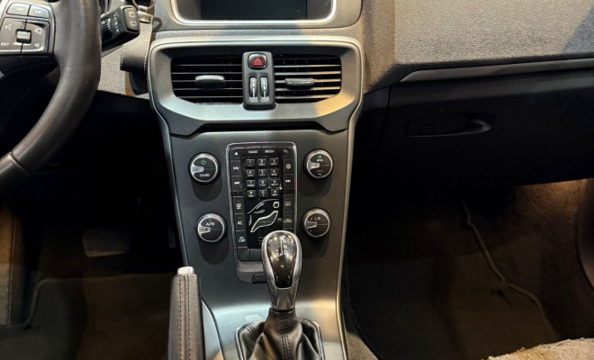 Volvo V40 T-3 KINETIC 1.5 Aut. 2016 Gasolina-7