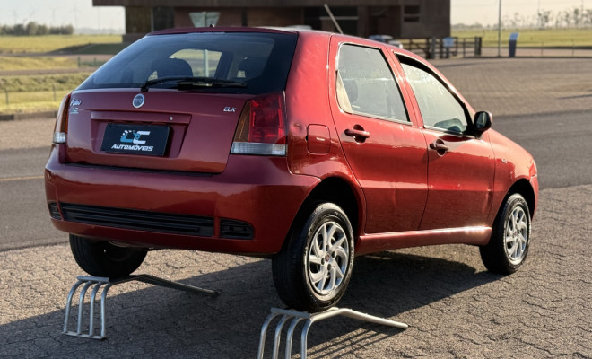 Fiat Palio ELX 1.3 Fire/30 Anos F. Flex 8V 4p 2005 Flex-2