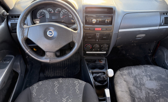 Fiat Palio ELX 1.3 Fire/30 Anos F. Flex 8V 4p 2005 Flex-7