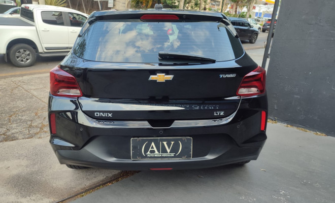 GM - Chevrolet ONIX HATCH LTZ 1.0 12V TB Flex 5p Aut. 2022 Flex-4