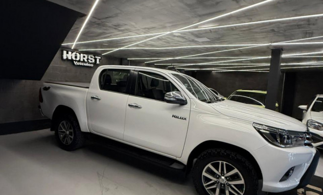 Toyota Hilux CD SRX 4x4 2.8 TDI 16V Diesel Aut. 2016 Diesel-10