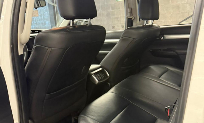 Toyota Hilux CD SRX 4x4 2.8 TDI 16V Diesel Aut. 2016 Diesel-2