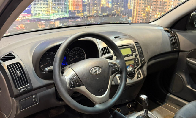 Hyundai i30 2.0 16V 145cv 5p Aut. 2011 Gasolina-3