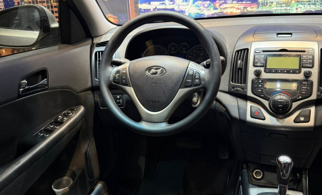 Hyundai i30 2.0 16V 145cv 5p Aut. 2011 Gasolina-4