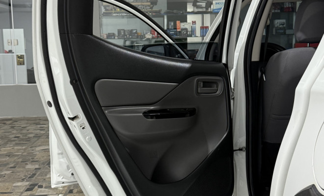 L200 Triton GS 2023 – preço imperdível para veículo revisado e pronto para rodar!-11