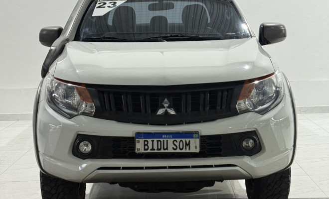 L200 Triton GS 2023 – preço imperdível para veículo revisado e pronto para rodar!-0
