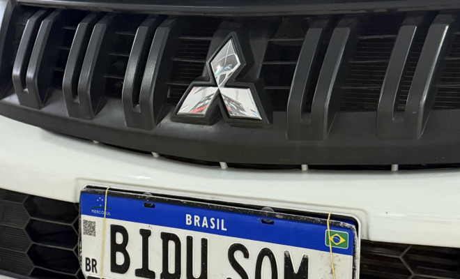 L200 Triton GS 2023 – preço imperdível para veículo revisado e pronto para rodar!-8