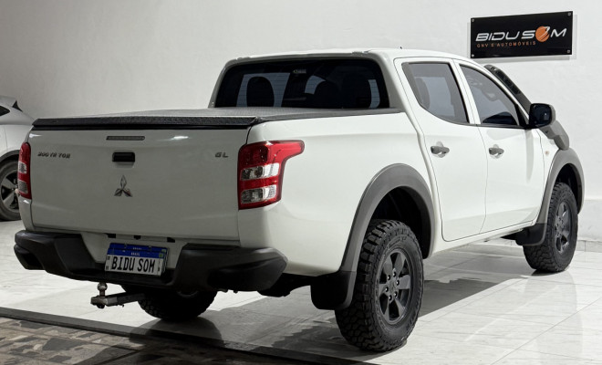 L200 Triton GS 2023 – preço imperdível para veículo revisado e pronto para rodar!-18