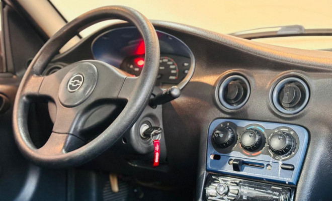 GM - Chevrolet Celta 1.0/ Super 1.0 MPFI VHC 8v 5p 2004 Gasolina-6