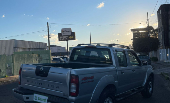 Nissan Frontier SE/SE Strik/ONE CD 4x4 2.8 Dies 2004 Diesel-10