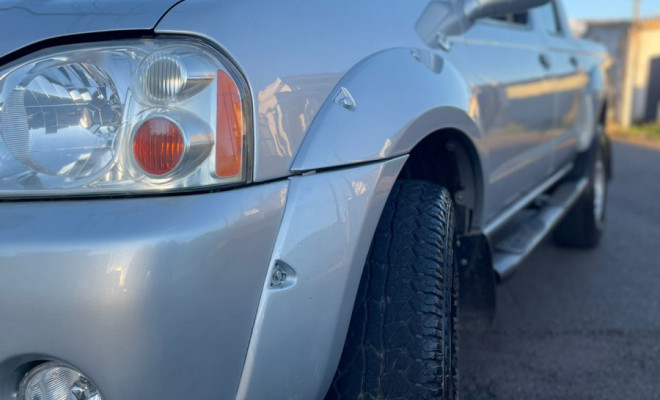 Nissan Frontier SE/SE Strik/ONE CD 4x4 2.8 Dies 2004 Diesel-4