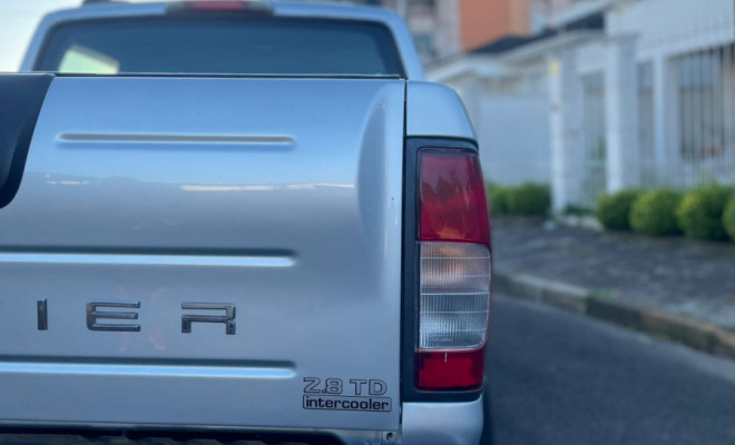 Nissan Frontier SE/SE Strik/ONE CD 4x4 2.8 Dies 2004 Diesel-3