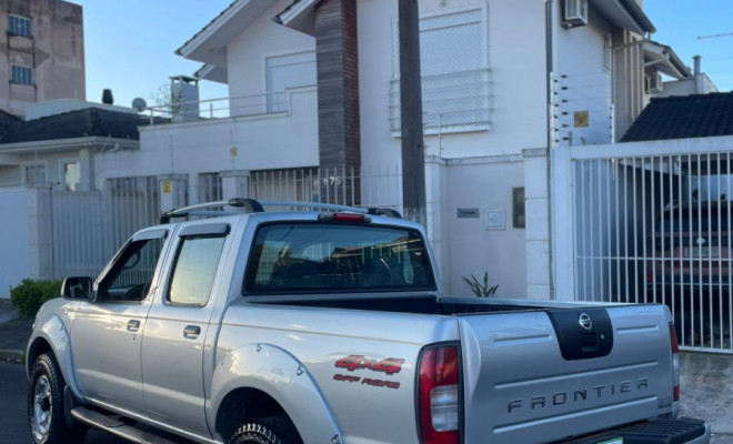 Nissan Frontier SE/SE Strik/ONE CD 4x4 2.8 Dies 2004 Diesel-2