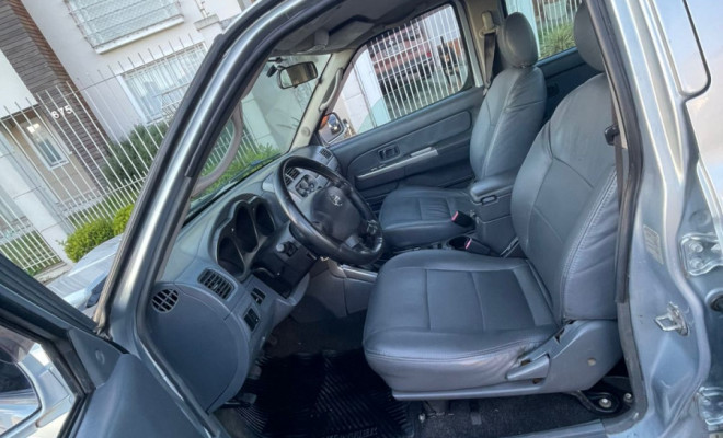 Nissan Frontier SE/SE Strik/ONE CD 4x4 2.8 Dies 2004 Diesel-8