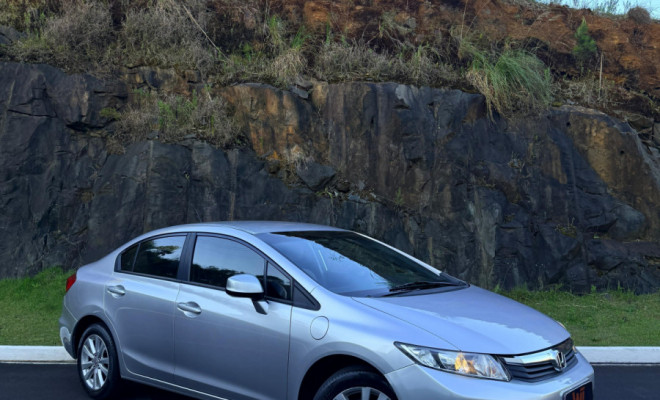 Honda Civic Sedan LXS 1.8/1.8 Flex 16V Mec. 4p 2014 Flex