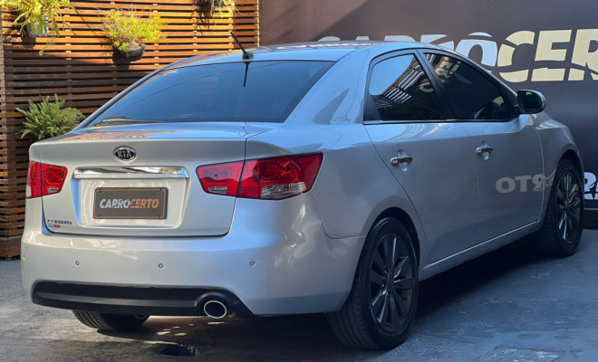 Kia Motors Cerato 1.6  Aut. 2011 Gasolina  Versão top de linha-2