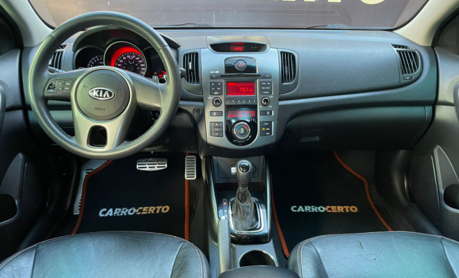 Kia Motors Cerato 1.6  Aut. 2011 Gasolina  Versão top de linha-4