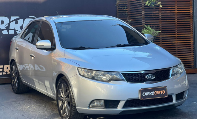 Kia Motors Cerato 1.6  Aut. 2011 Gasolina  Versão top de linha-1