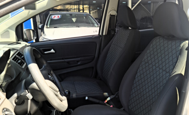 Fox 2016 Trendline 1.6 Flex-6