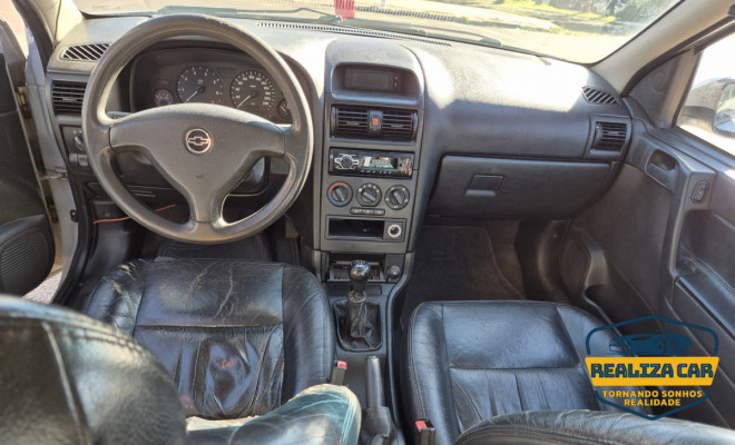 GM - Chevrolet Astra GL 1.8 MPFI 3p 2001 Gasolina-5