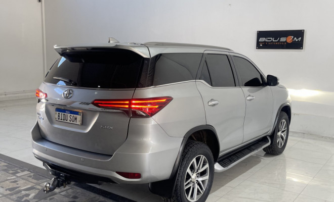 Toyota Hilux SW4 SRX 4x4 2.8 TDI 16V Dies. Aut. 2017 Diesel-21