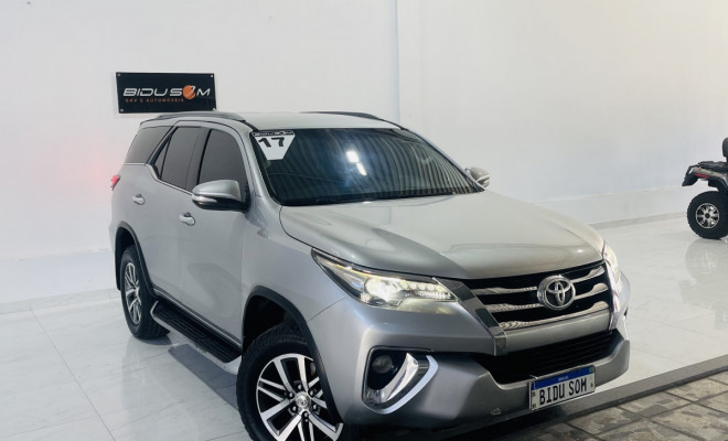 Toyota Hilux SW4 SRX 4x4 2.8 TDI 16V Dies. Aut. 2017 Diesel