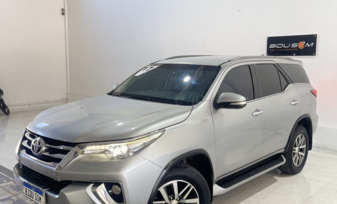 Toyota Hilux SW4 SRX 4x4 2.8 TDI 16V Dies. Aut. 2017 Diesel-1