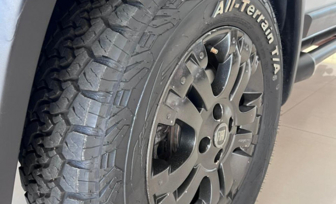 Fiat Strada Adventure 1.8/ 1.8 LOCKER Flex CE 2011 Flex-8