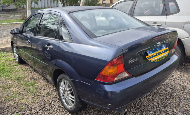Ford Focus Sedan 2.0 16V/2.0 16V Flex 4p 2001 Flex-2