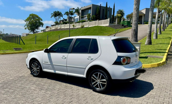 VW - VolksWagen Golf Sportline 2.0 Mi Total F. 8V Tip. 2014 Flex-1